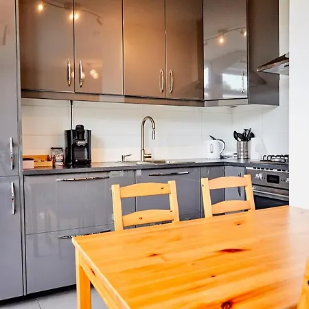 Treehouse Bed & Breakfast Duivendrecht