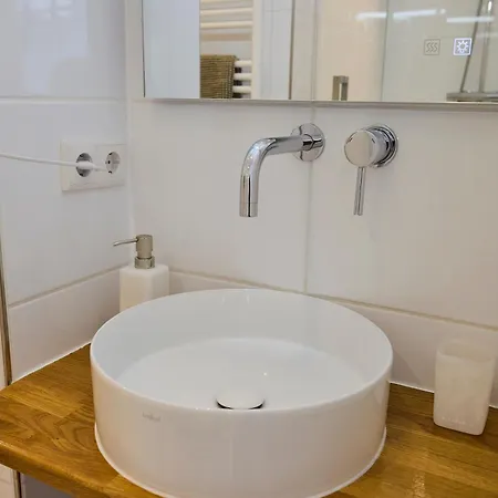 Gasthuis Treehouse Duivendrecht