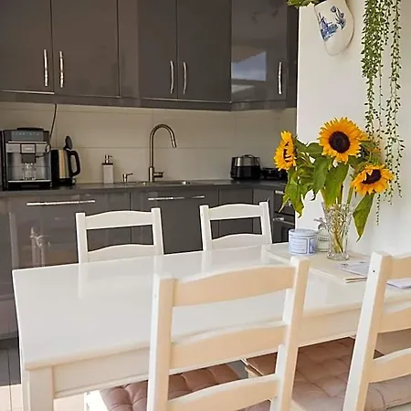 Guest house Treehouse 3*