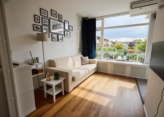 Treehouse Guest house 4*