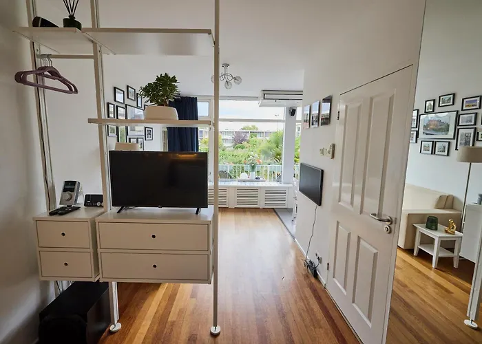 Treehouse Guest house 4*