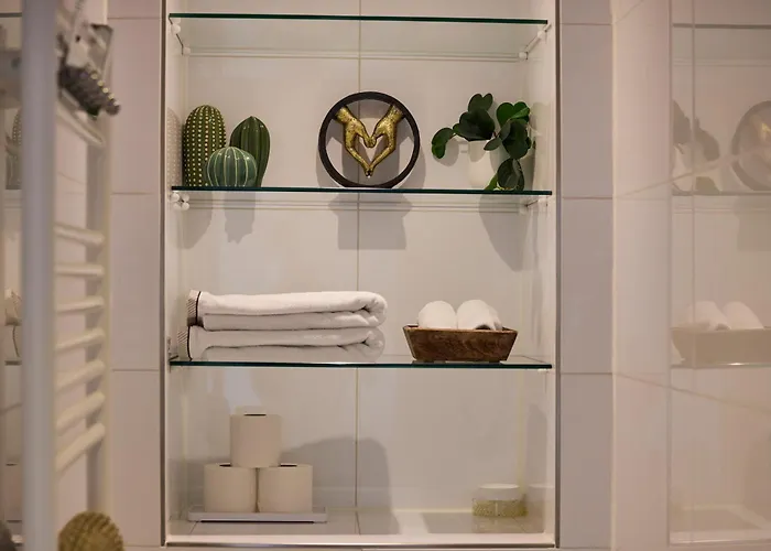 Treehouse Guest house Duivendrecht