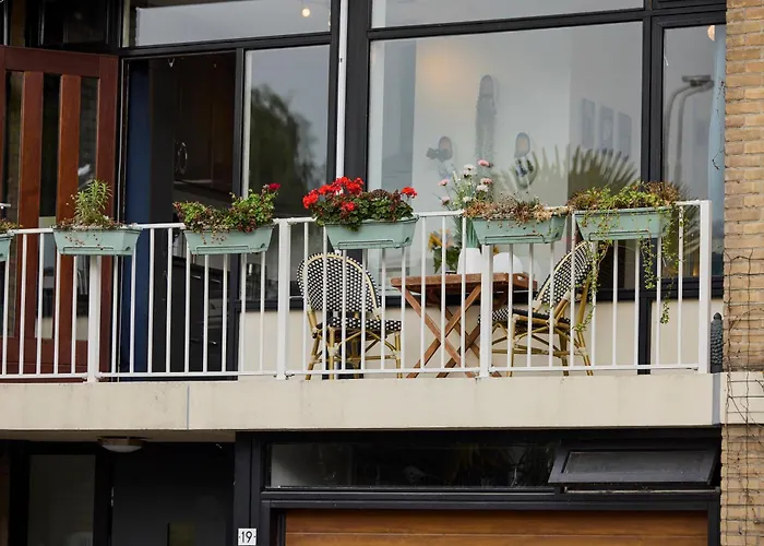 Guest house Treehouse 4*